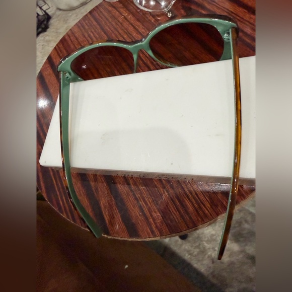 Unique Vintage Tortoise Shell Sunglasses‎